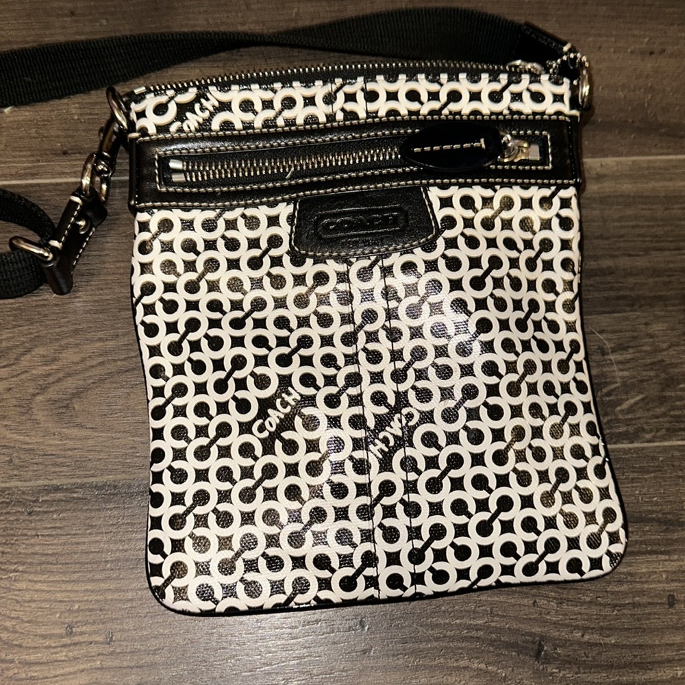 Coach brand Black & White Logo Pattern Women’s Crossbody Bag